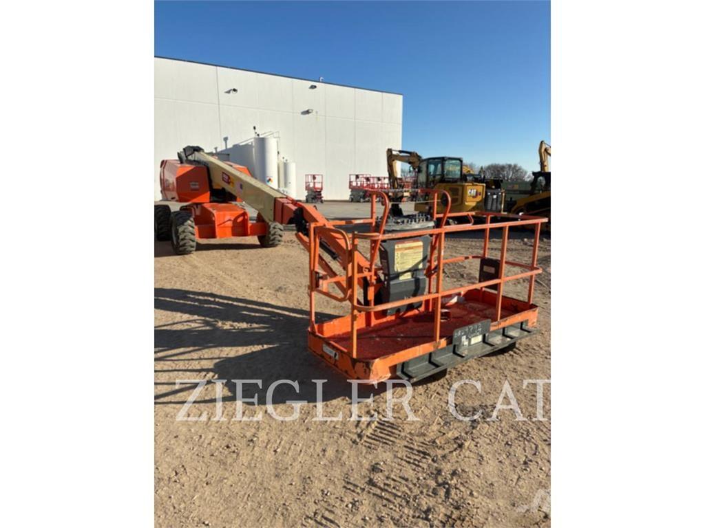 JLG 660SJ Articulated boom lifts