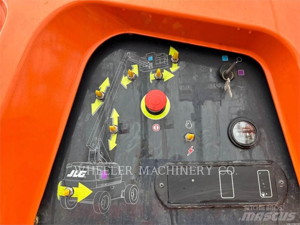 JLG 660SJ SP Articulated boom lifts
