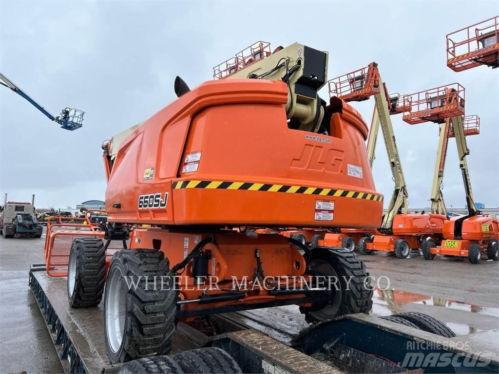 JLG 660SJ SP Articulated boom lifts