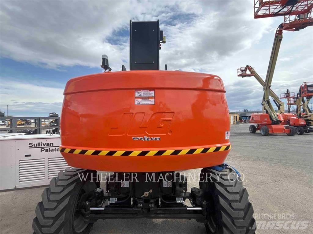 JLG 860SJ Articulated boom lifts
