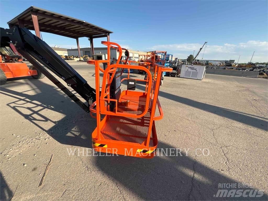 JLG 860SJ SP Articulated boom lifts