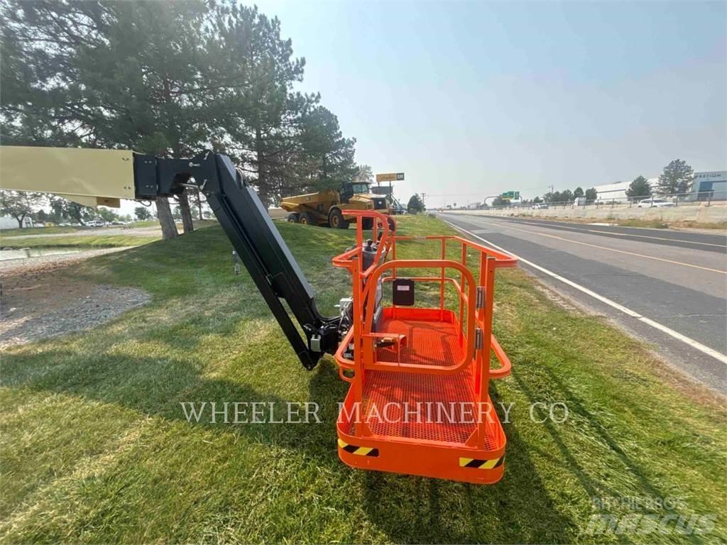 JLG 860SJ SP Articulated boom lifts