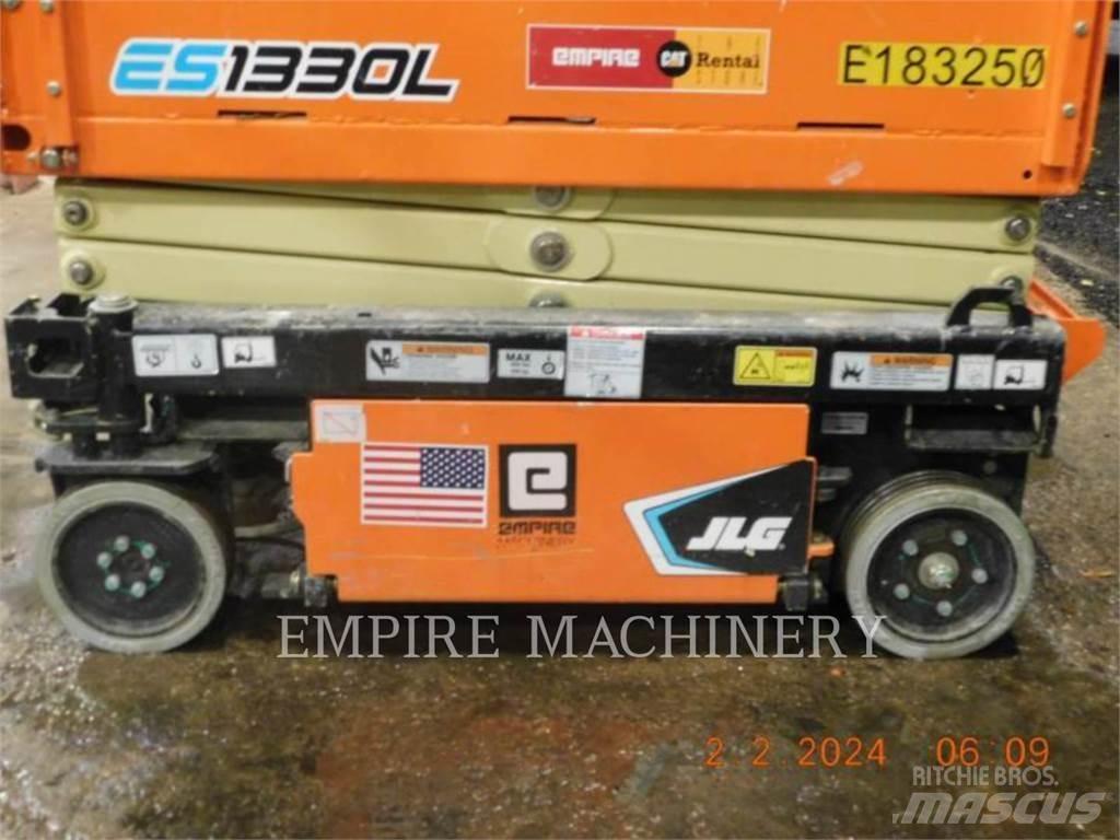 JLG ES1330L Articulated boom lifts