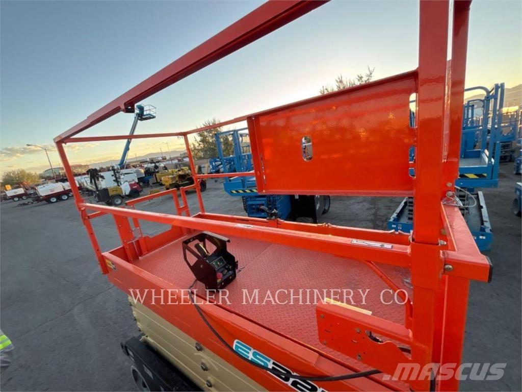 JLG ES3246 Scissor lifts