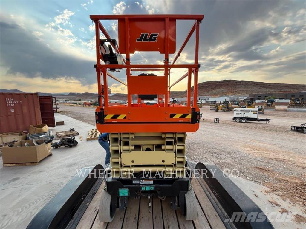 JLG ES3246 Scissor lifts