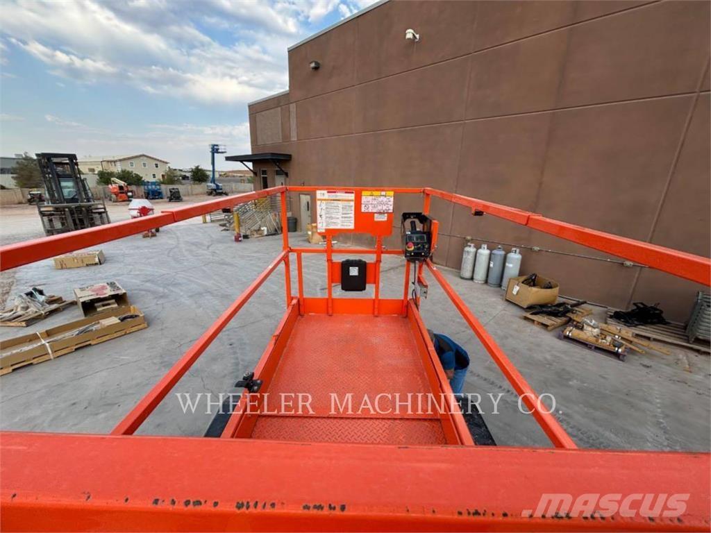 JLG ES3246 Scissor lifts