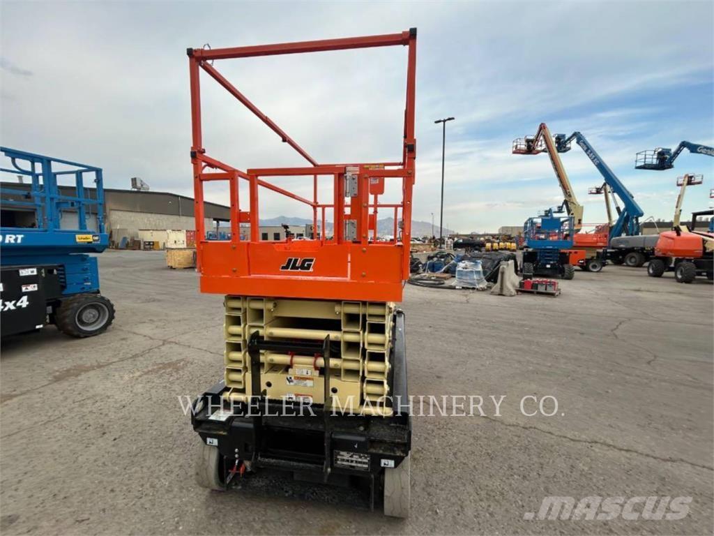JLG ES3246 Scissor lifts