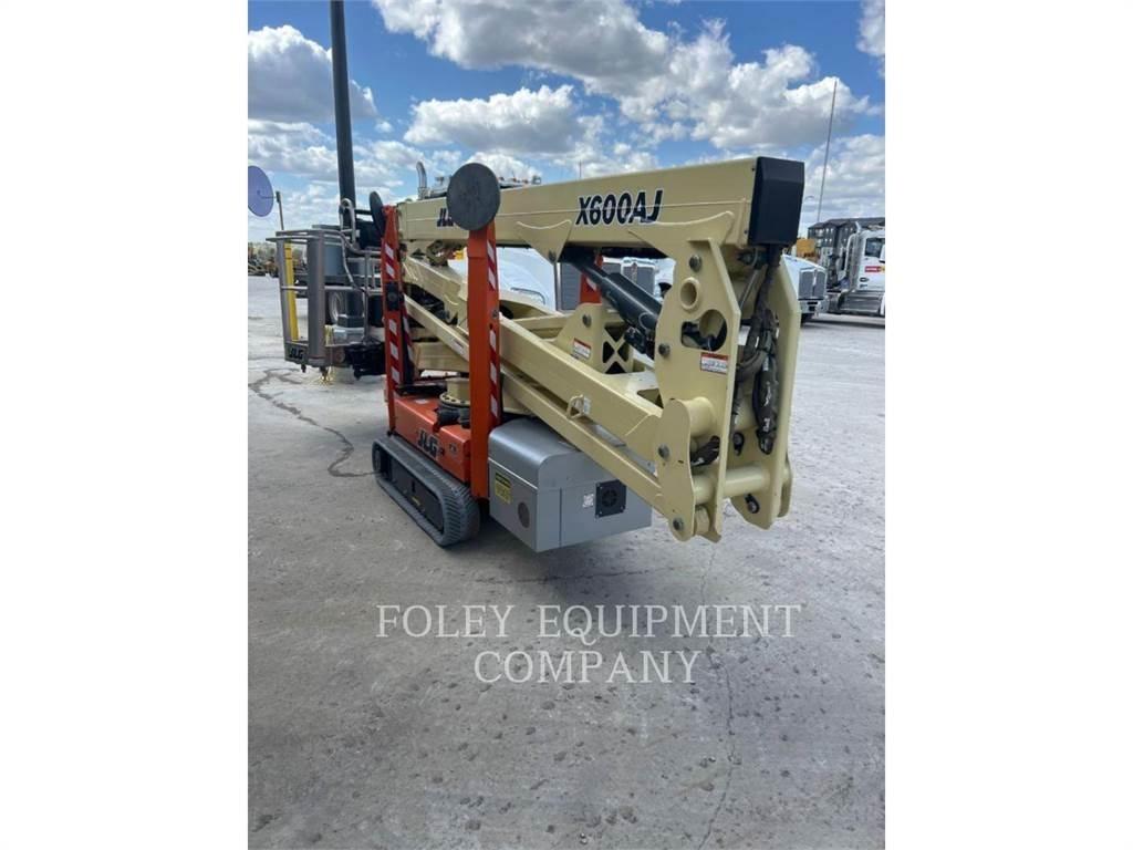 JLG X600AJ Articulated boom lifts
