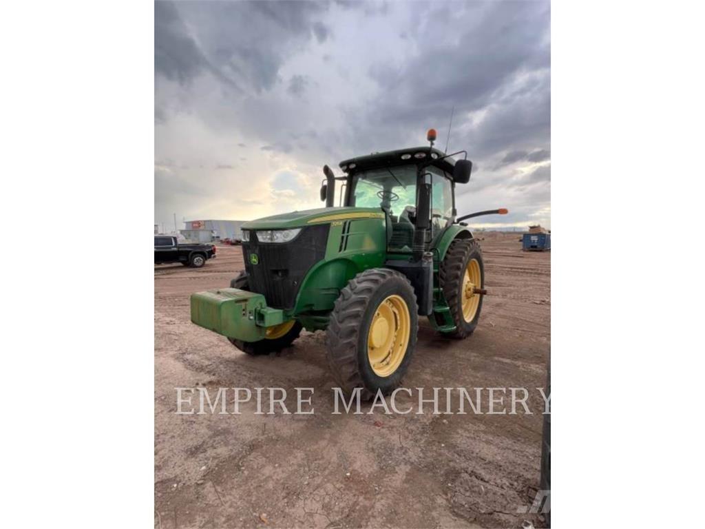 John Deere 7215R Tractors