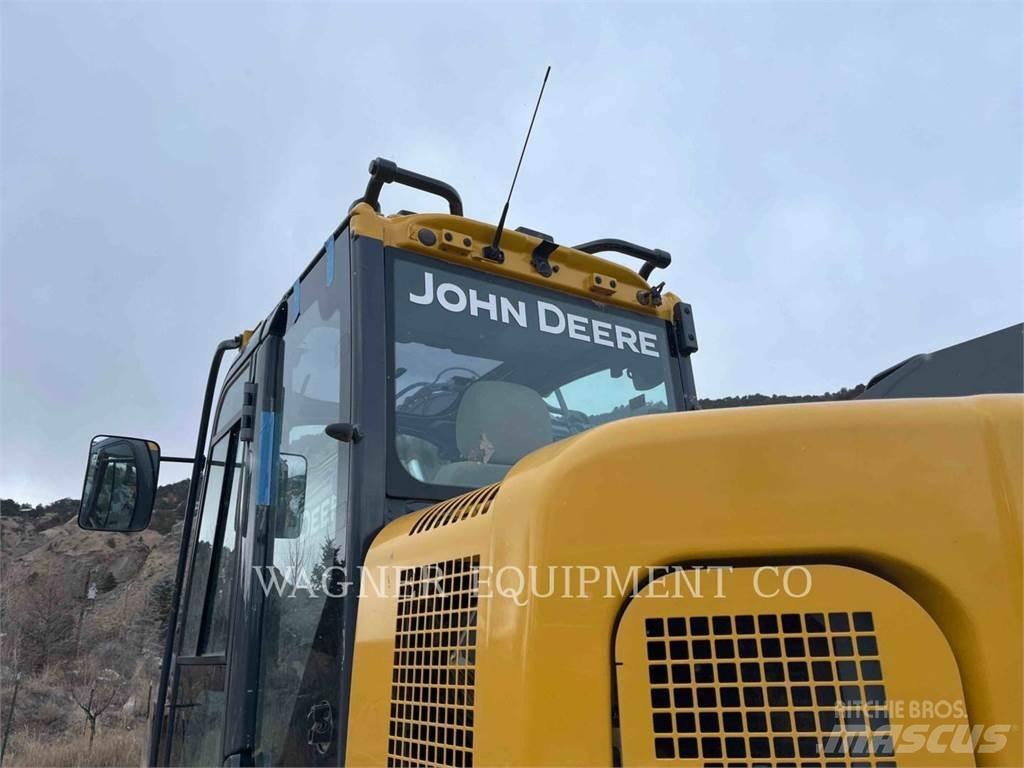 John Deere & CO. 135G Crawler excavators