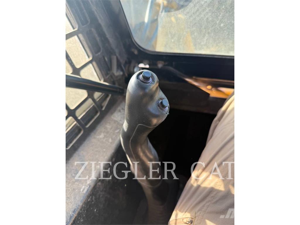 John Deere & CO. 270 Skid steer loaders