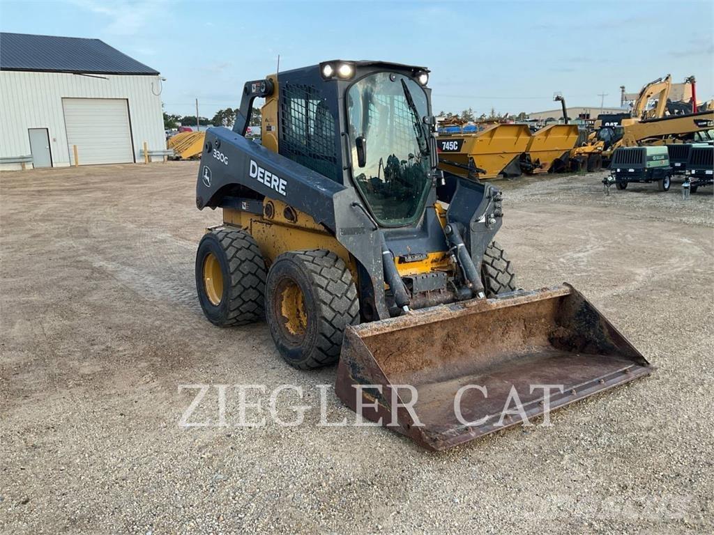 John Deere & CO. 330G Crawler FEL's