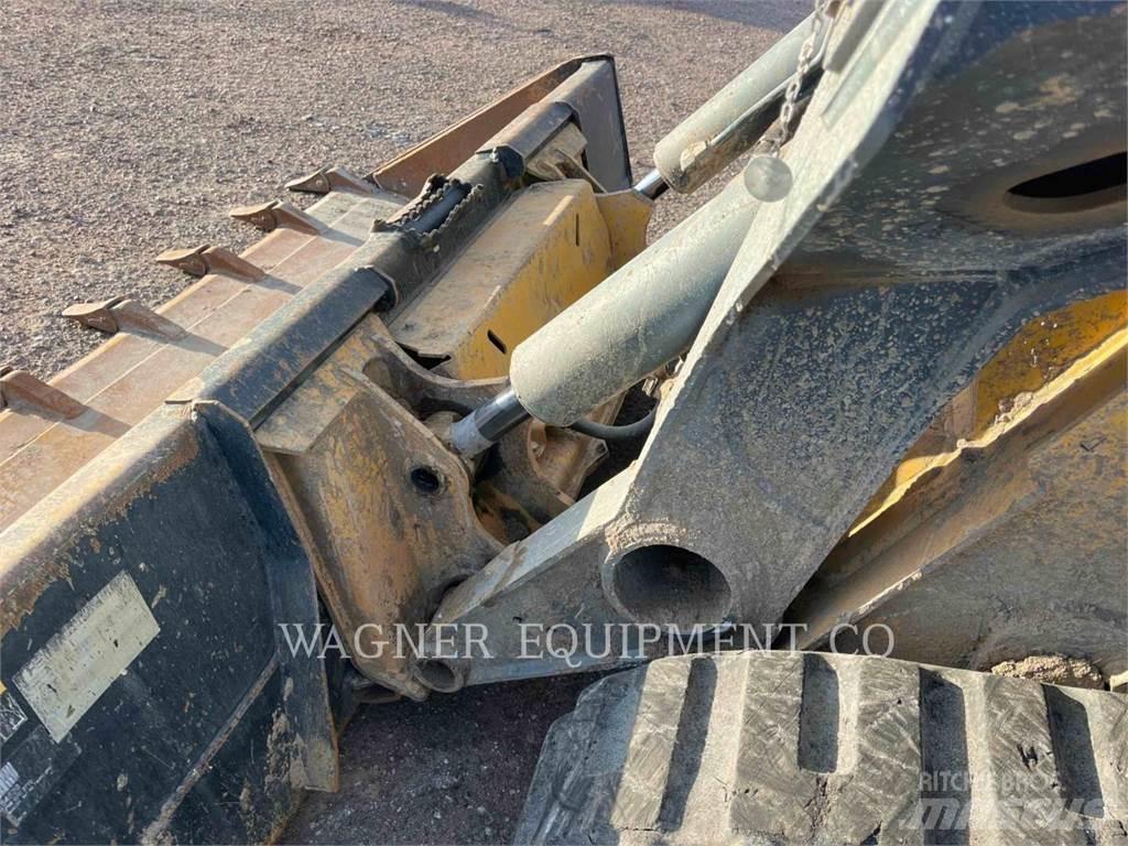 John Deere & CO. 331G Crawler FEL's