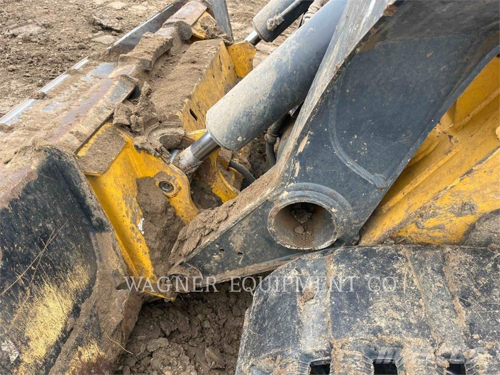 John Deere & CO. 333G Crawler FEL's