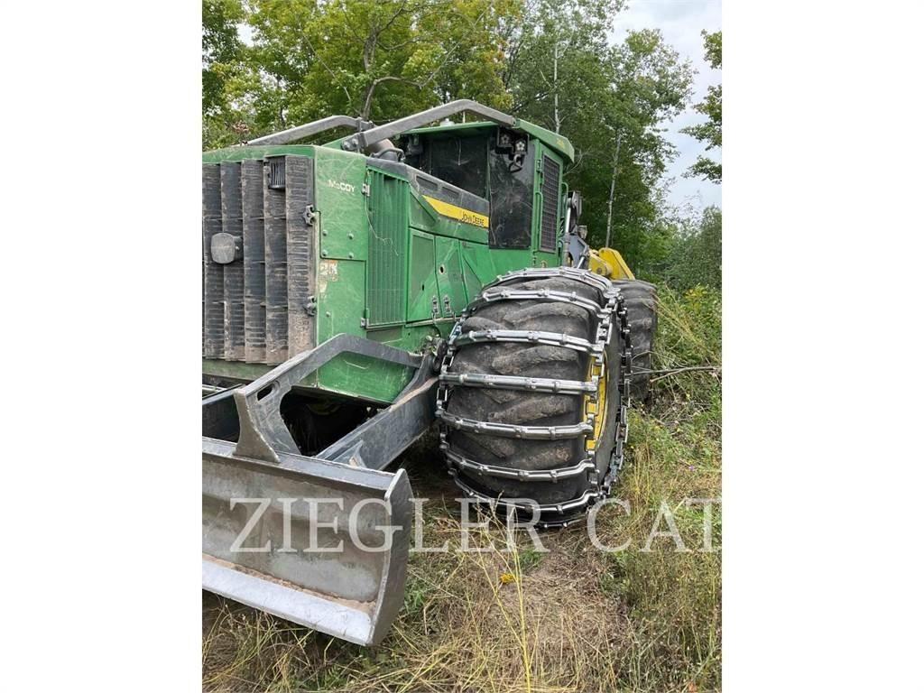 John Deere & CO. 748L Forestry tractors
