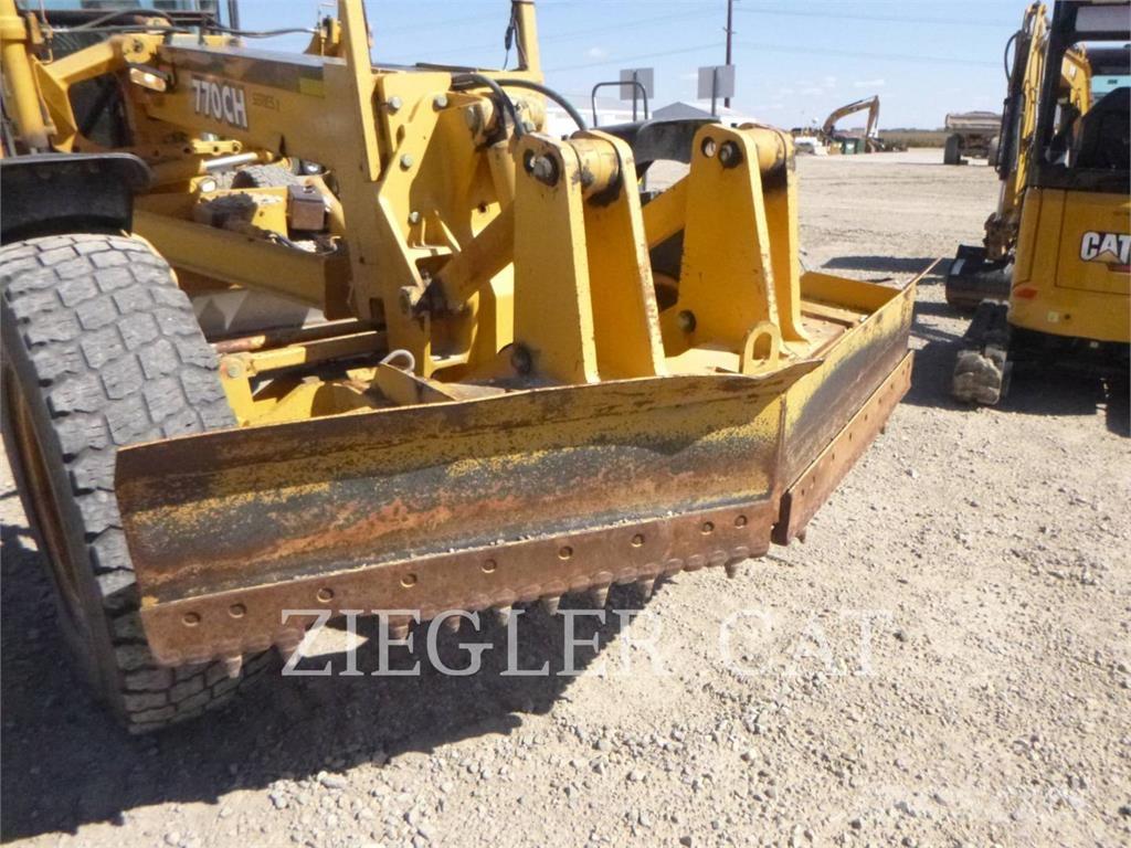 John Deere & CO. 770CH Graders