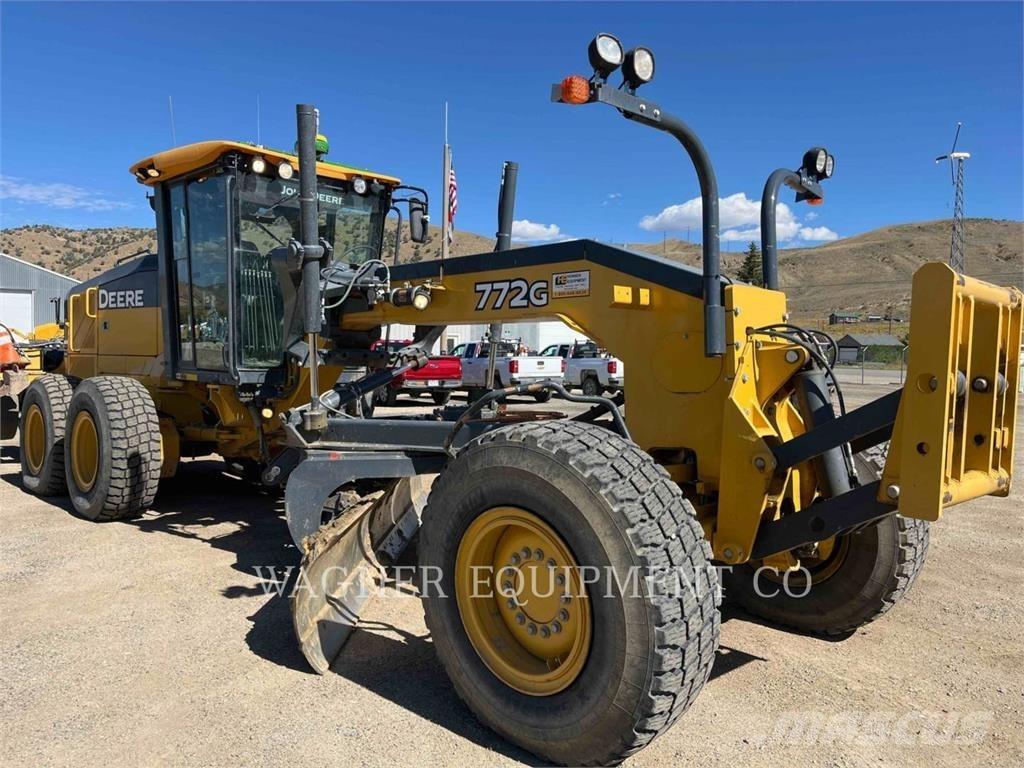 John Deere & CO. 772G AWD Graders