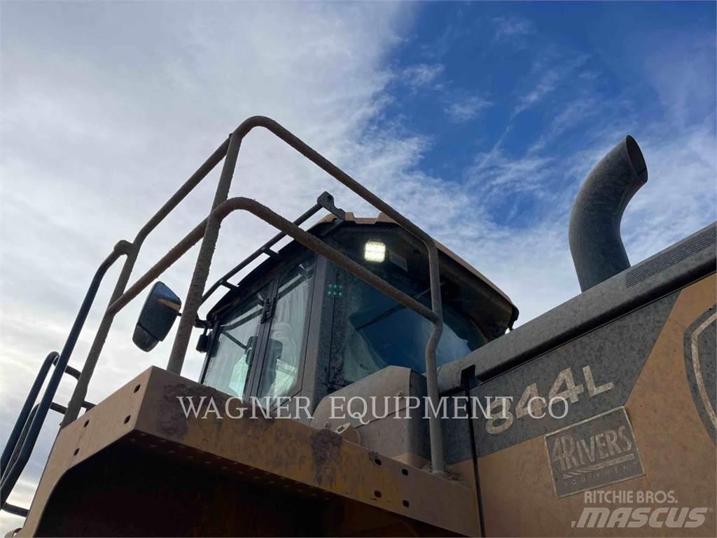 John Deere & CO. 844L Wheel loaders