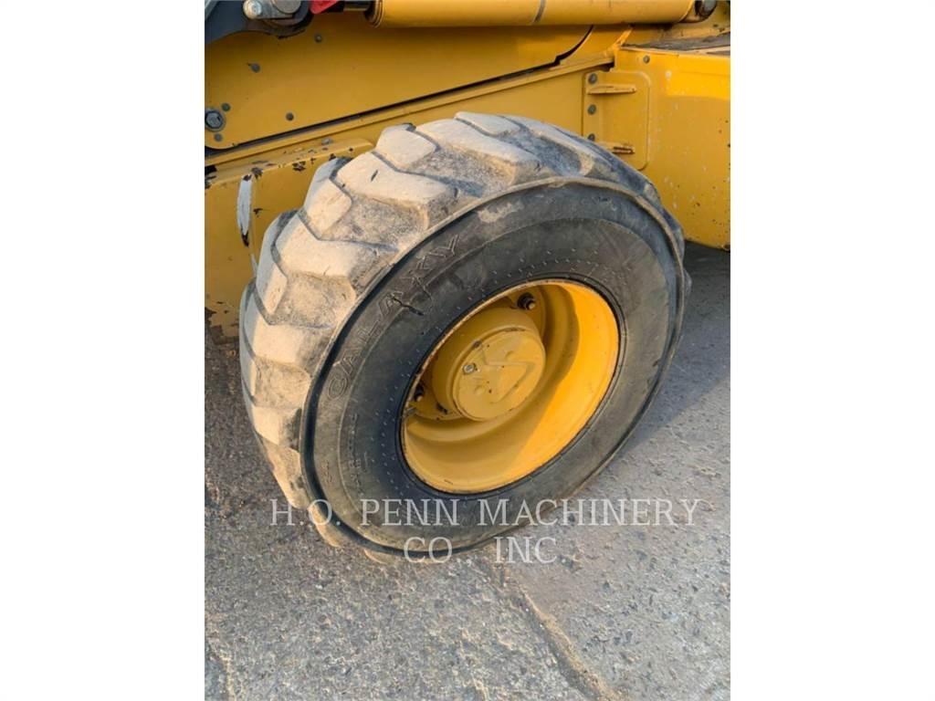 John Deere JD710D TLB's
