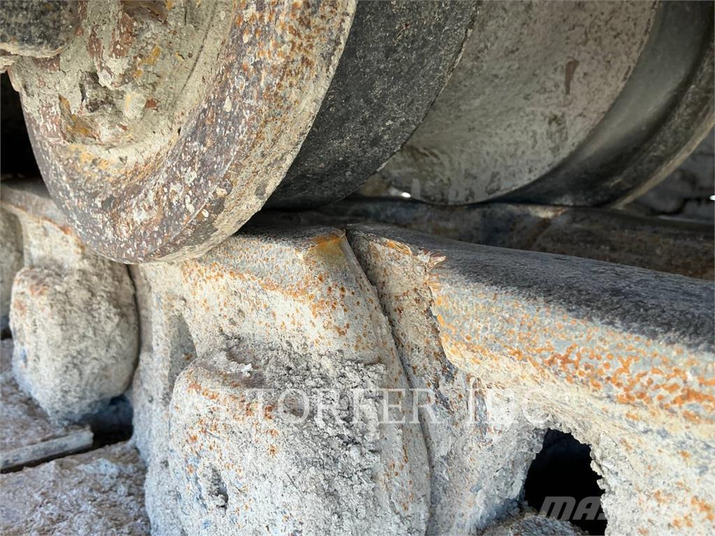 Komatsu D155AX-8 Crawler dozers