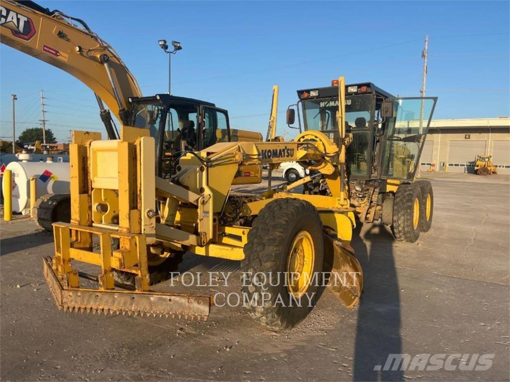 Komatsu GD655-3 Graders