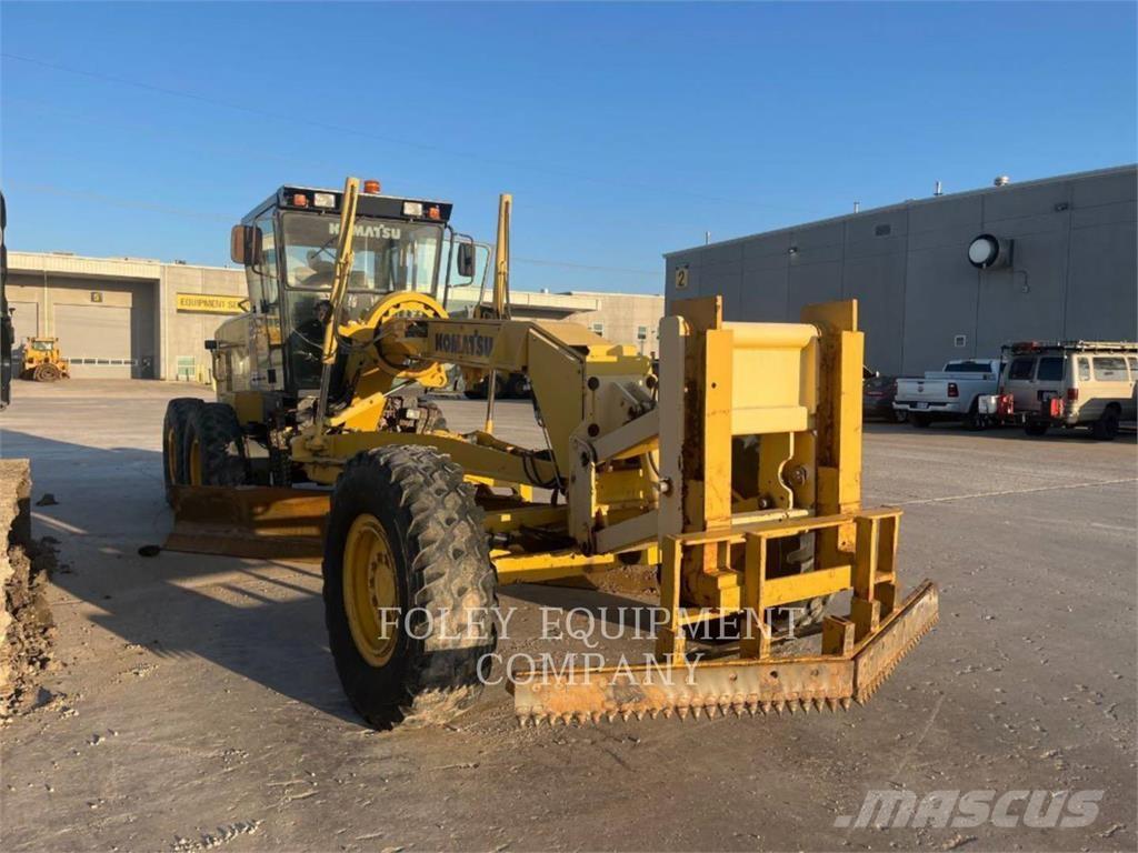 Komatsu GD655-3 Graders