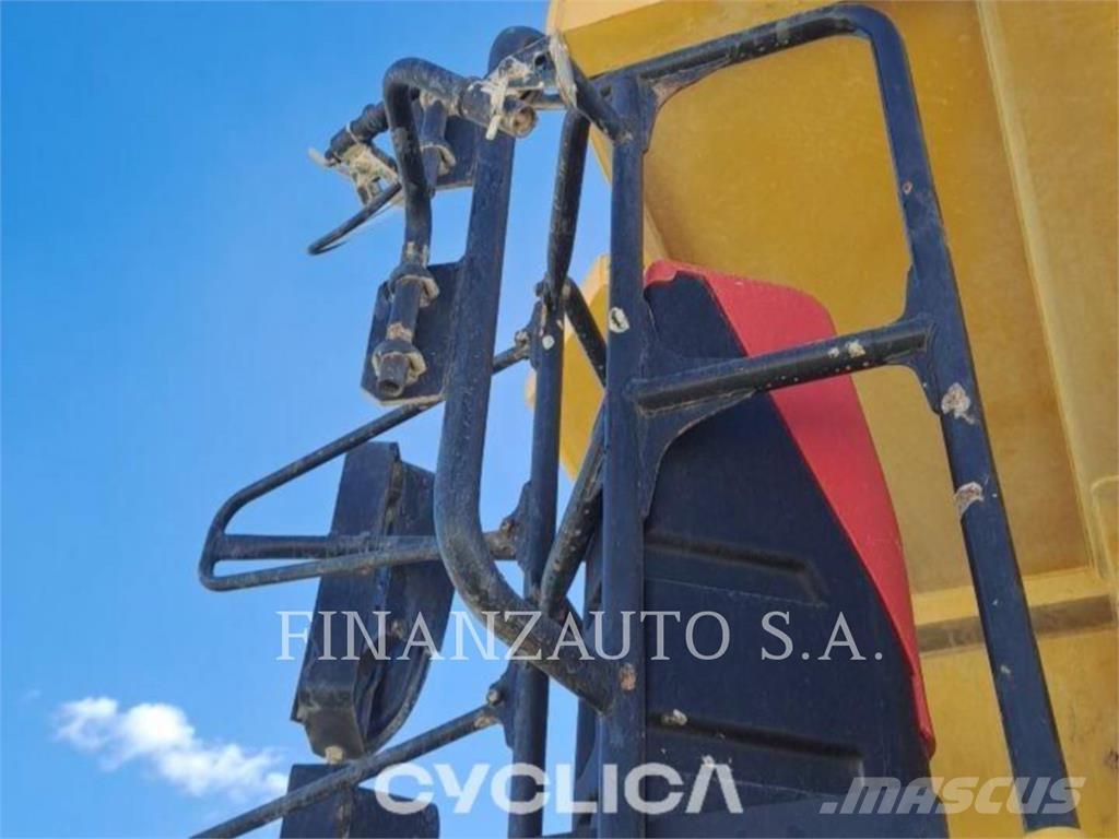 Komatsu HD465-7 Articulated Haulers