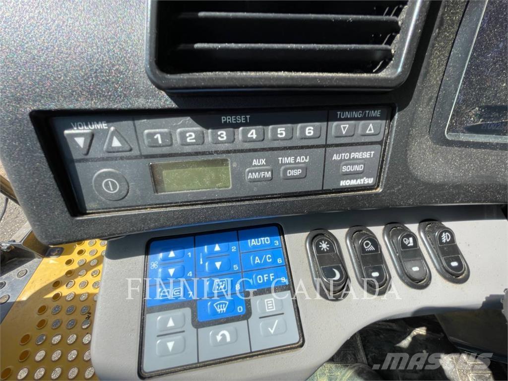 Komatsu HD605-8 Articulated Haulers