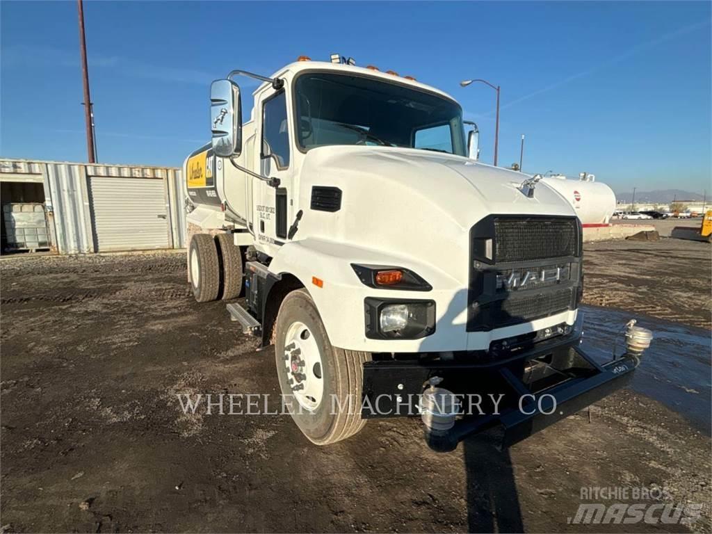 Mack WT2000 A Tanker trucks