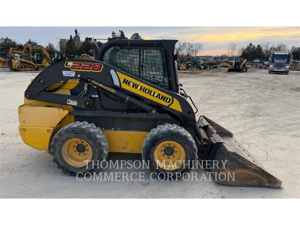 New Holland L228 Skid steer loaders