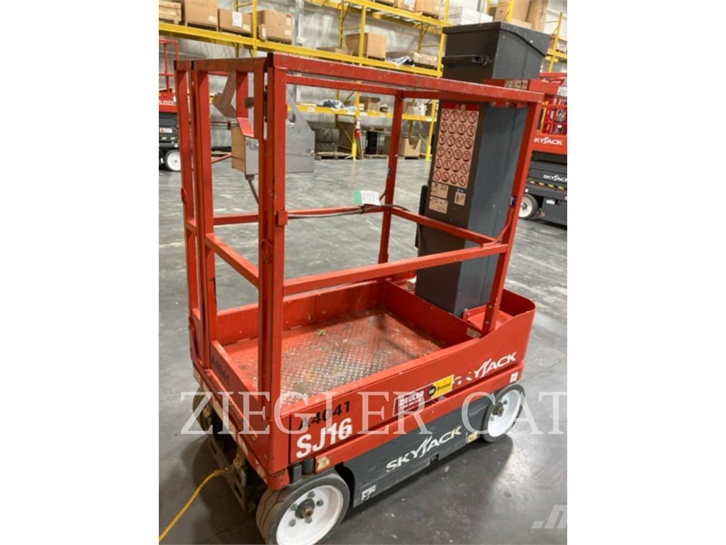Skyjack SJ16 Scissor lifts