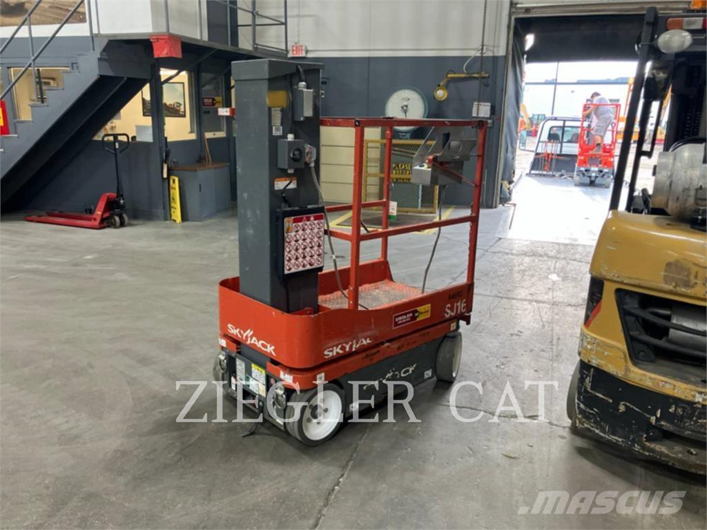 Skyjack SJ16 Scissor lifts