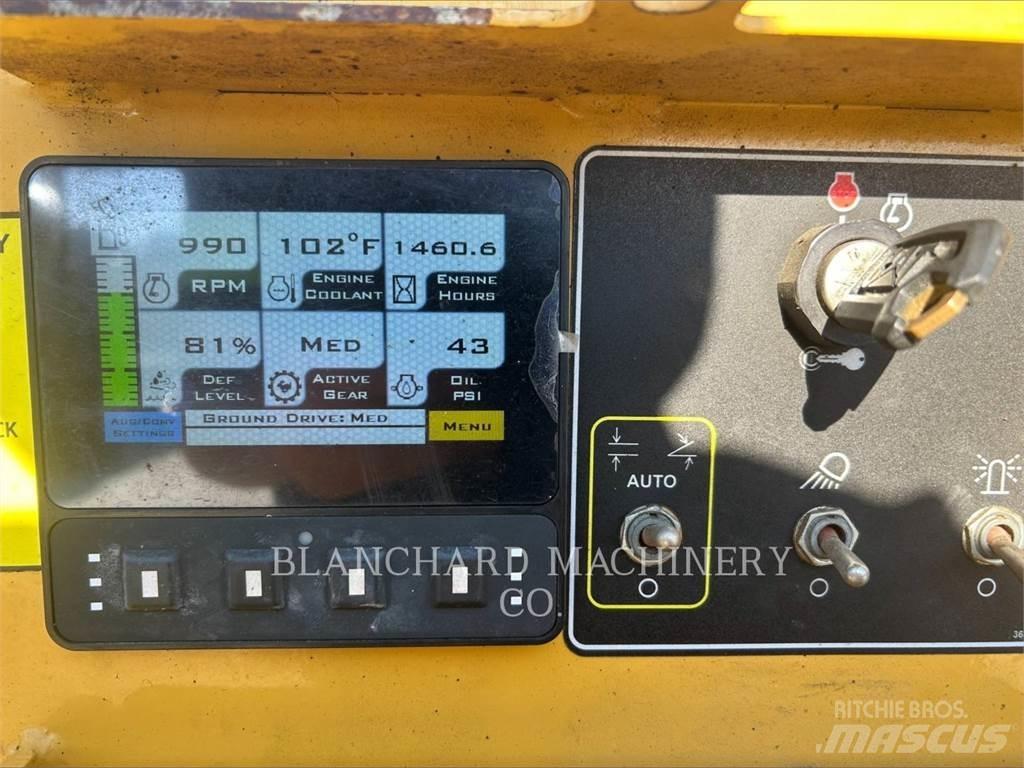 Weiler P385C Asphalt pavers