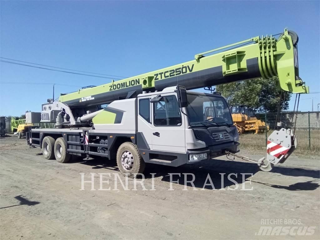 Zoomlion ZTC250V31 All terrain cranes