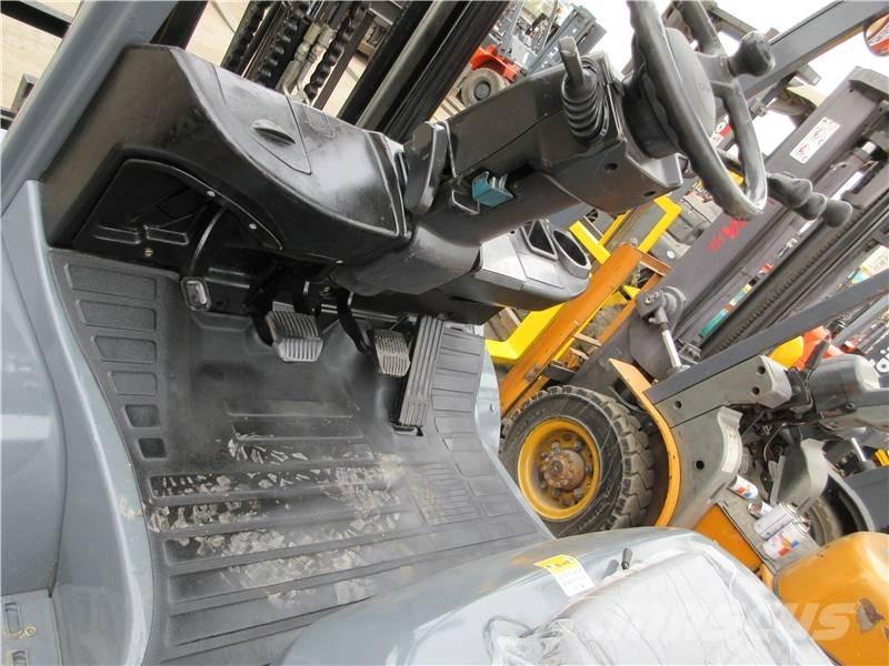 Toyota FD 30 Diesel trucks