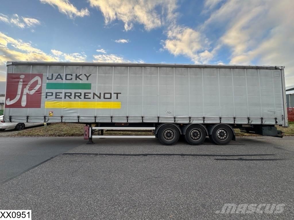 Fruehauf Tautliner Curtainsider semi-trailers