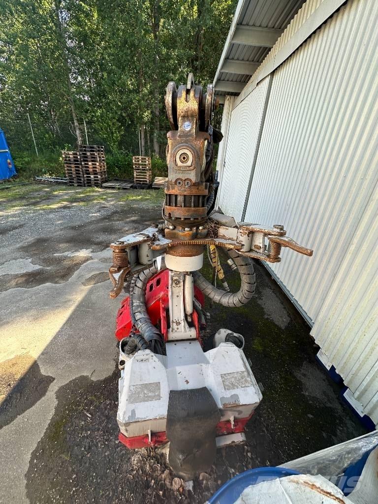 Log Max 4000T Harvester heads