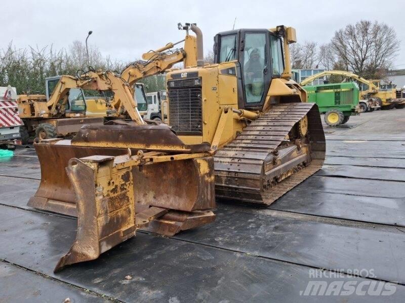 CAT D6N Crawler dozers