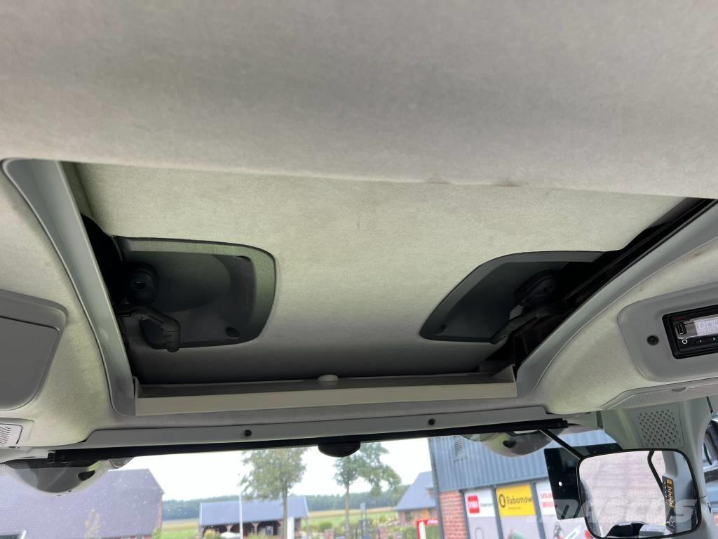 CLAAS Arion 660 Tractors