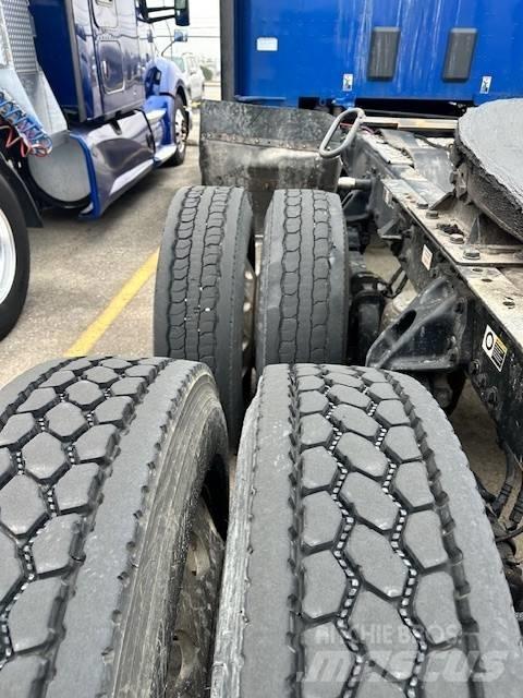 Kenworth T 680 Truck Tractor Units