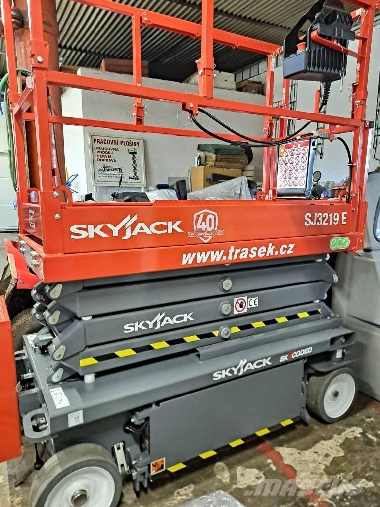 SkyJack SJ 3219E Scissor lifts