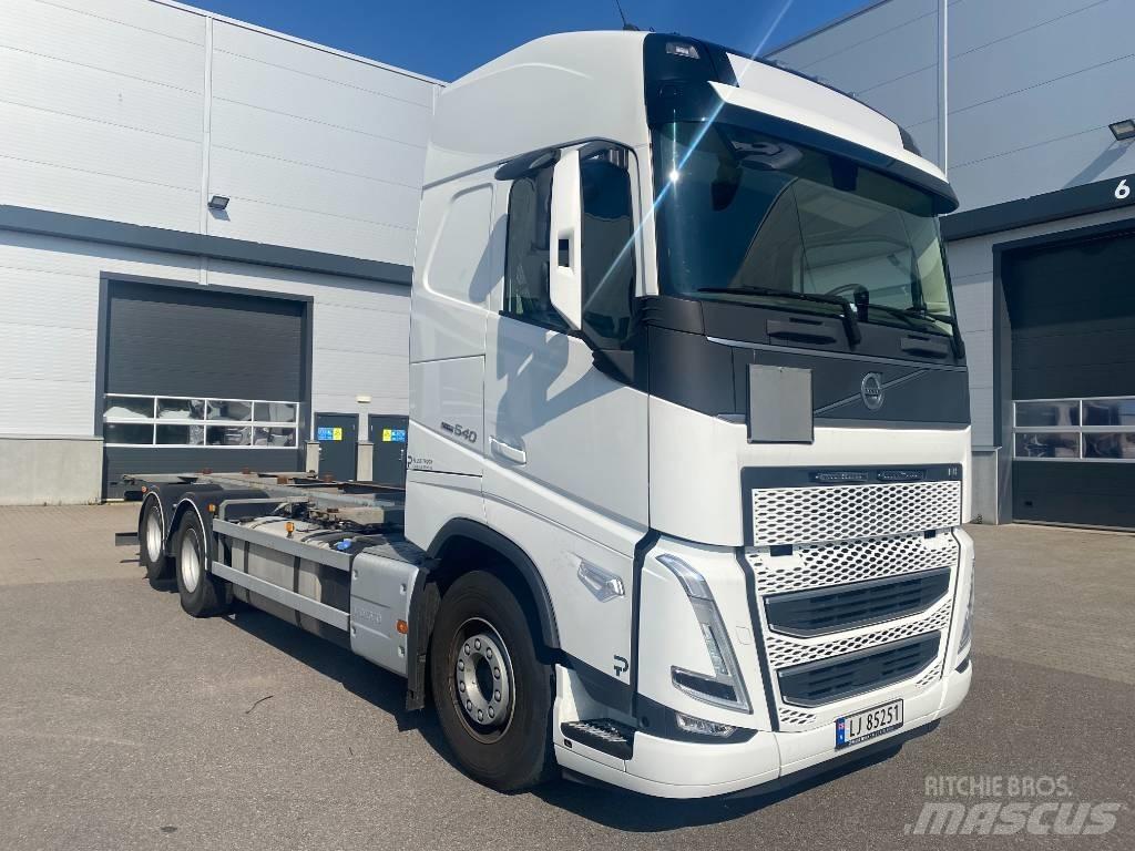 Volvo FH 540 Containerframe/Skiploader trucks
