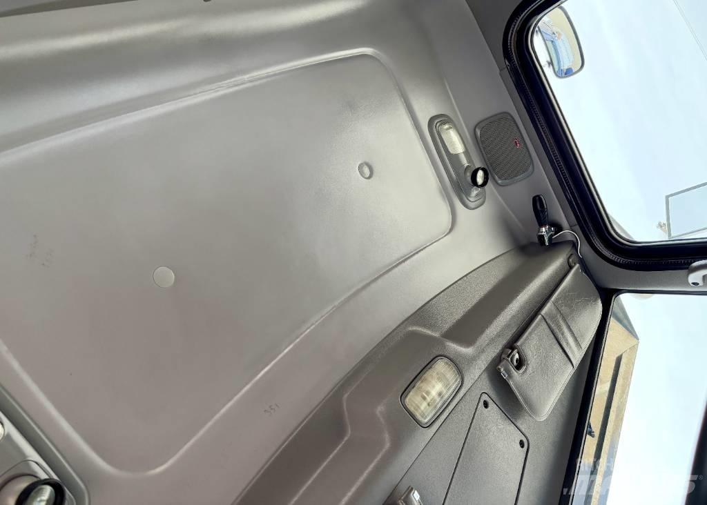 Peterbilt 365 Truck Tractor Units