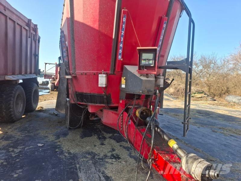 JF FEEDER VM 38 Animal feeders