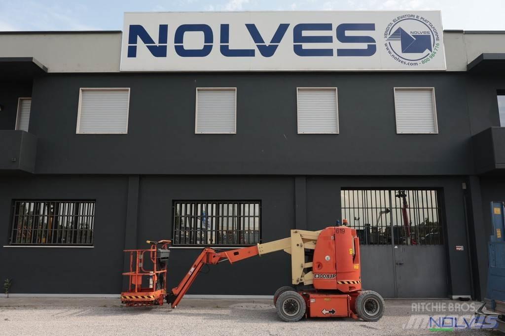 JLG E300AJP Articulated boom lifts