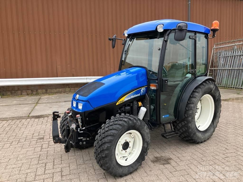 New Holland 3040 Tractors