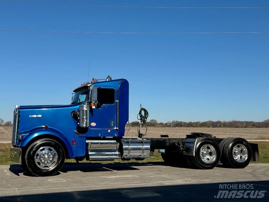 Kenworth W900 Truck Tractor Units