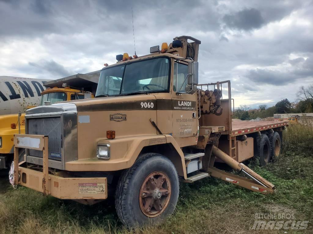 Autocar WHITE ACL64B Crane trucks