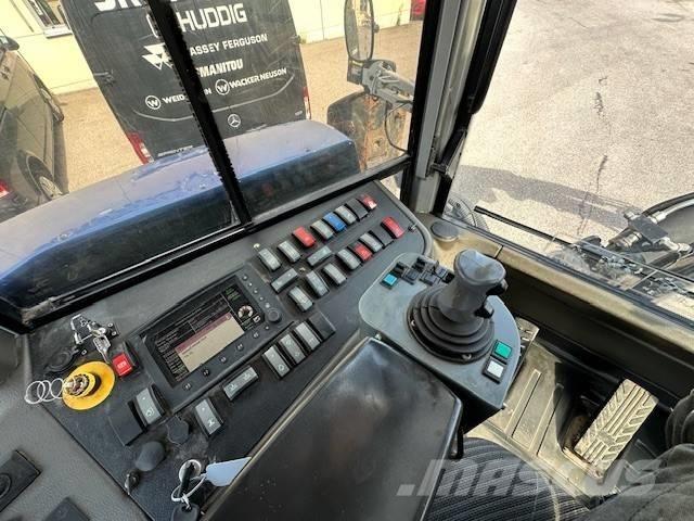 Huddig 1260B City TLB's