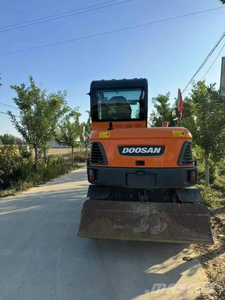 Doosan DX 60 Mini excavators < 7t